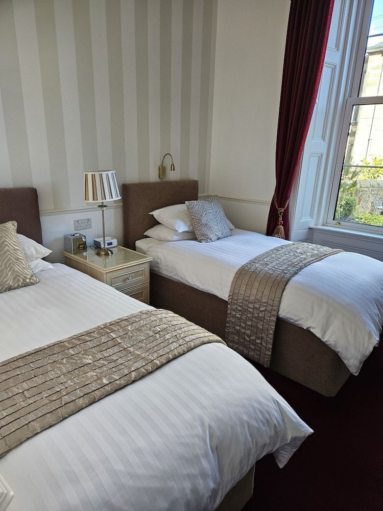 Highfield Guest House Twin Room, Ensuite 5