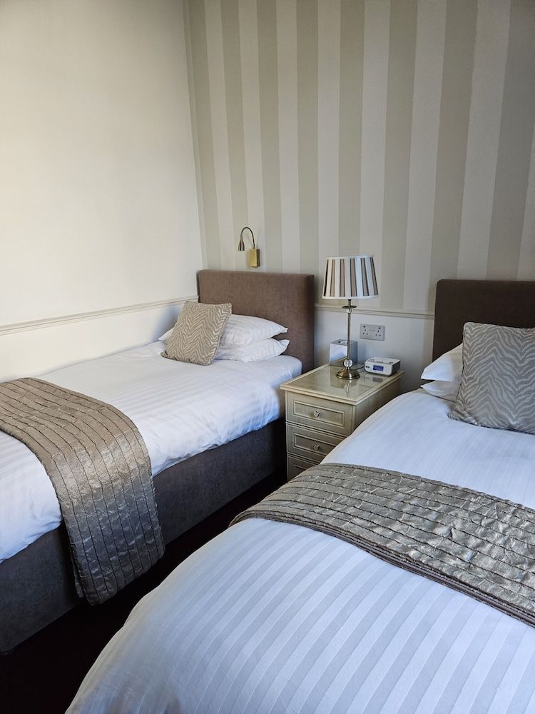 Highfield Guest House Twin Room, Ensuite 7