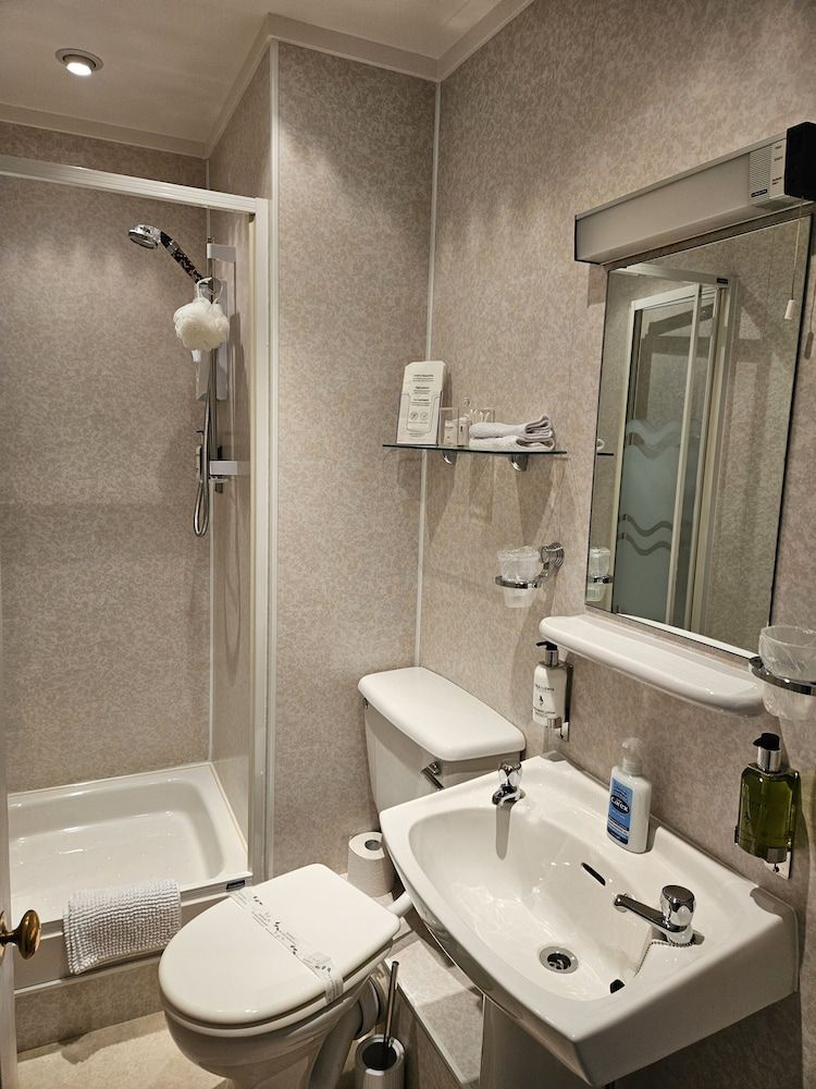 Highfield Guest House Twin Room, Ensuite 12