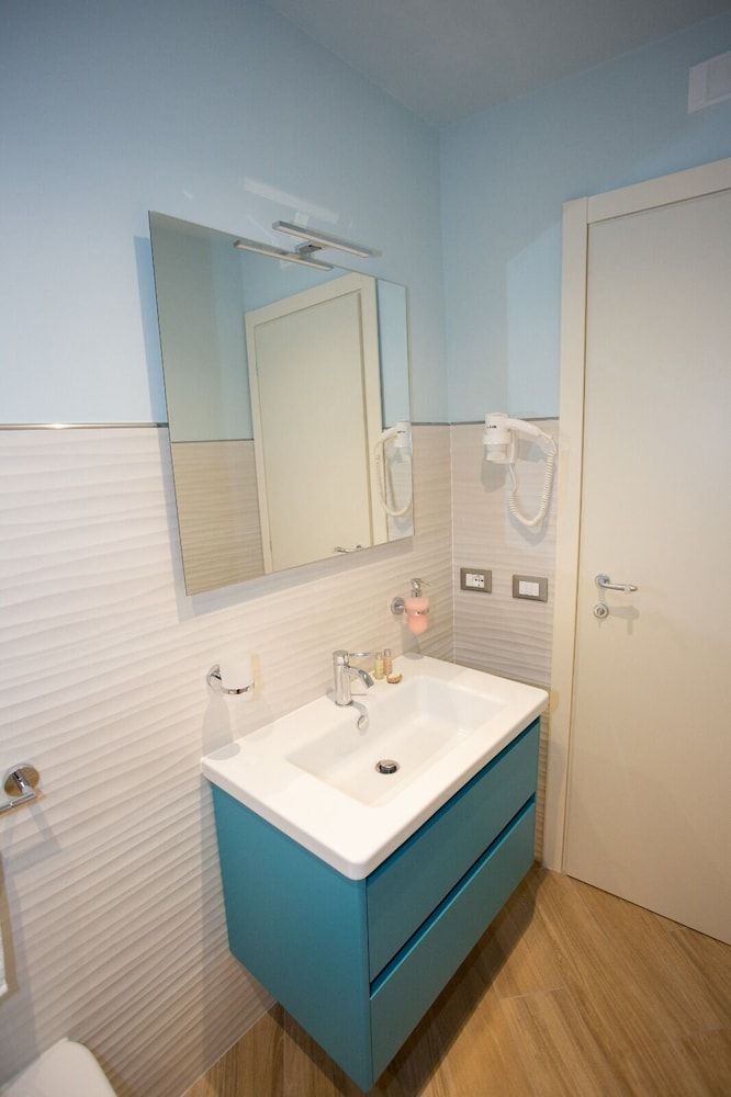 Odissea Residence e Rooms Business Twin Room, Private Bathroom (CAMERA HERMES) 3