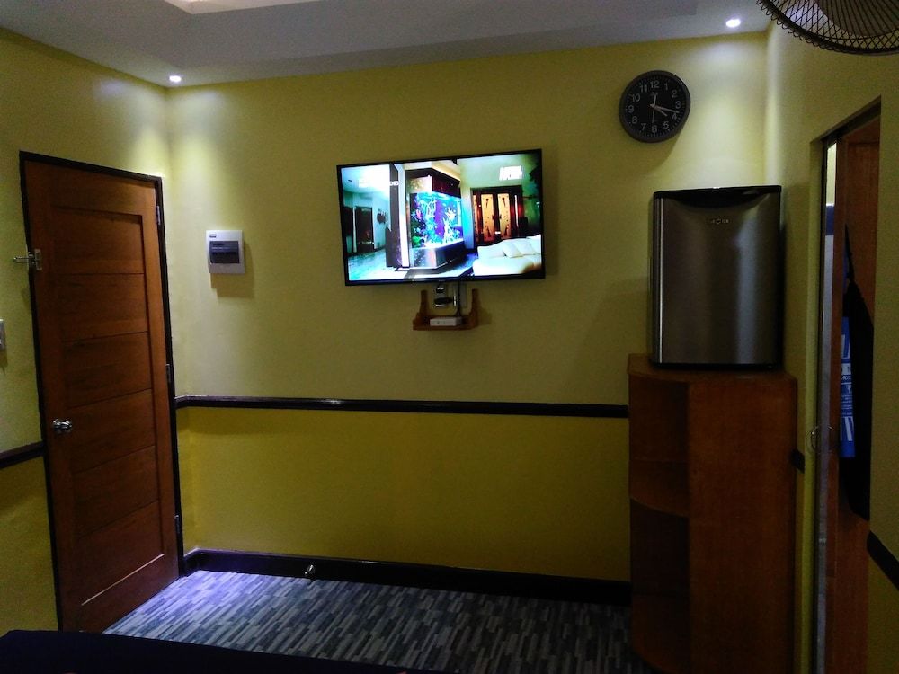 Mango's Beachfront Resort Superior Single Room, 1 Queen Bed 13