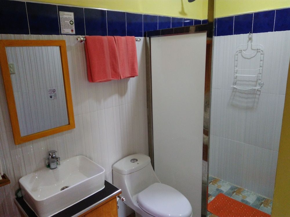 Mango's Beachfront Resort Superior Room, Non Smoking 9