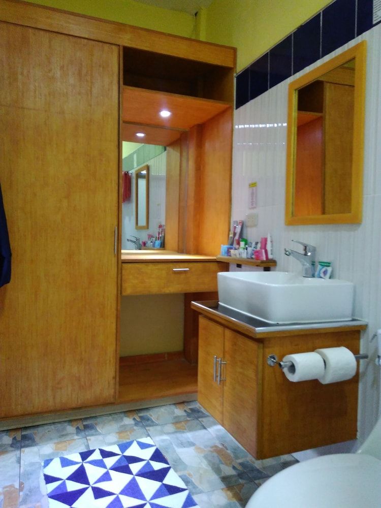 Mango's Beachfront Resort Superior Single Room, 1 Queen Bed 7