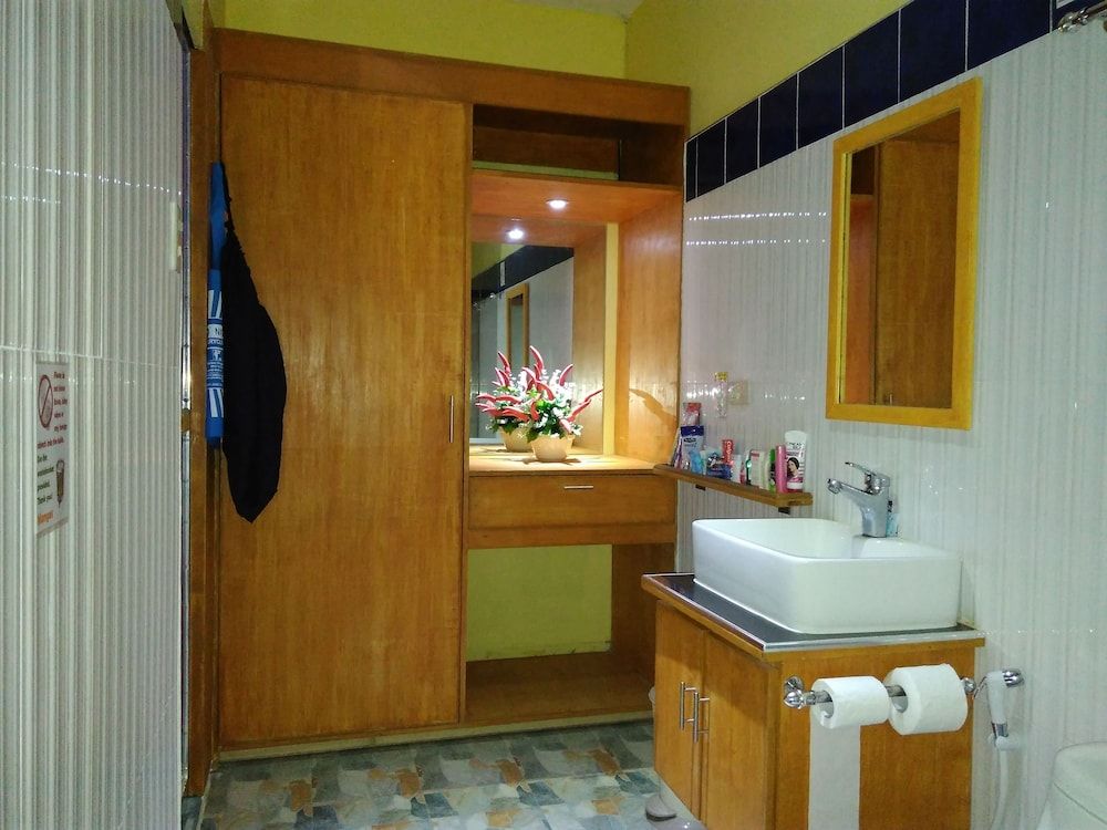 Mango's Beachfront Resort Superior Room, Non Smoking 10