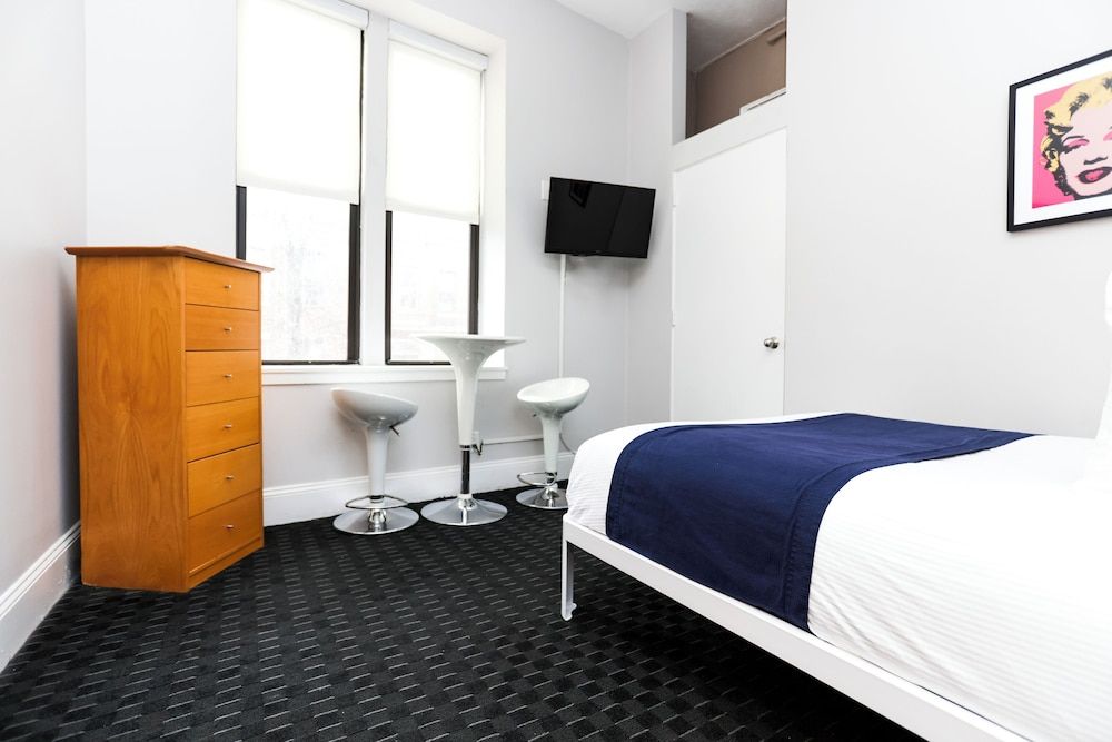 undefined Maverick Suites at 400 Columbus Ave 6