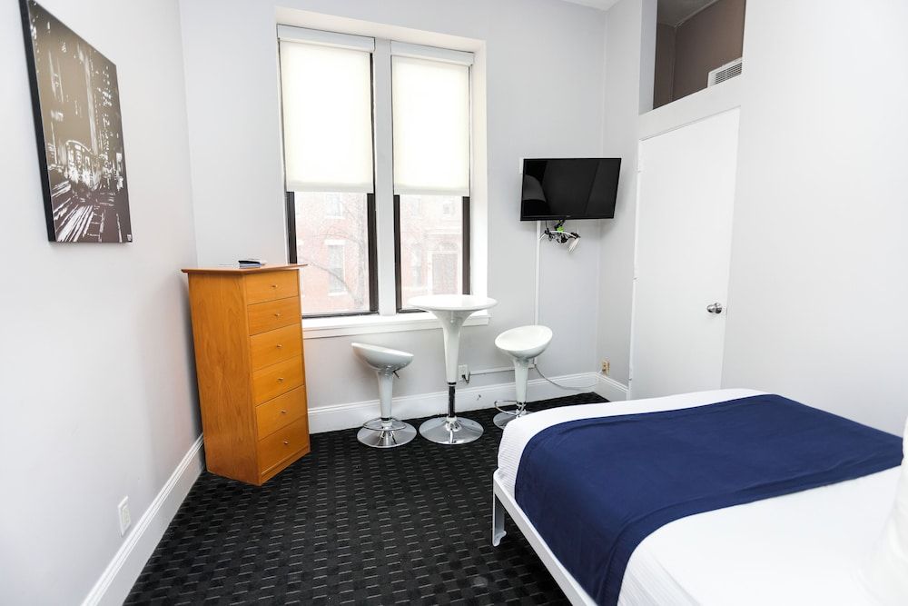 undefined Maverick Suites at 400 Columbus Ave 8