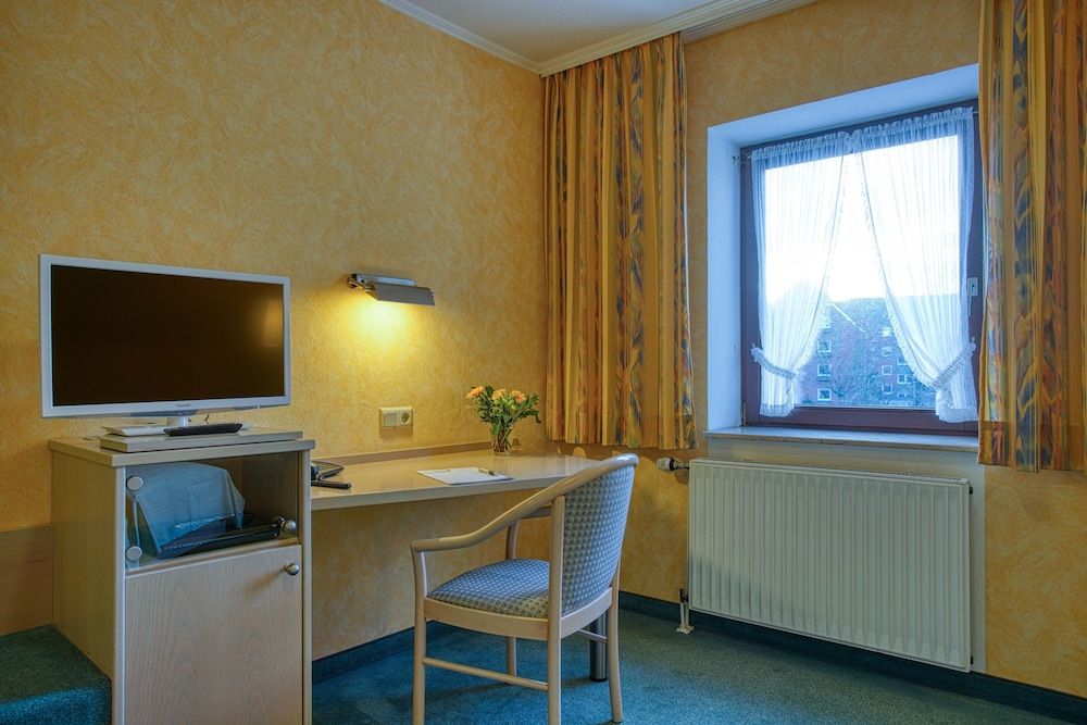 Deluxe Double Room, 1 Double Bed, Non Smoking, Garden View