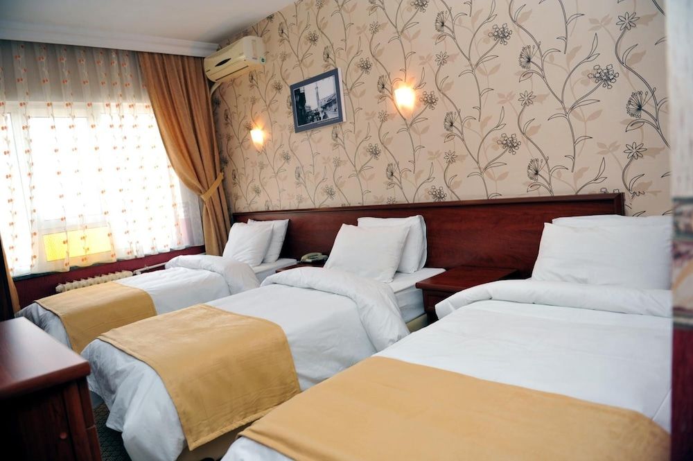 Saray Hotel Triple Room 2