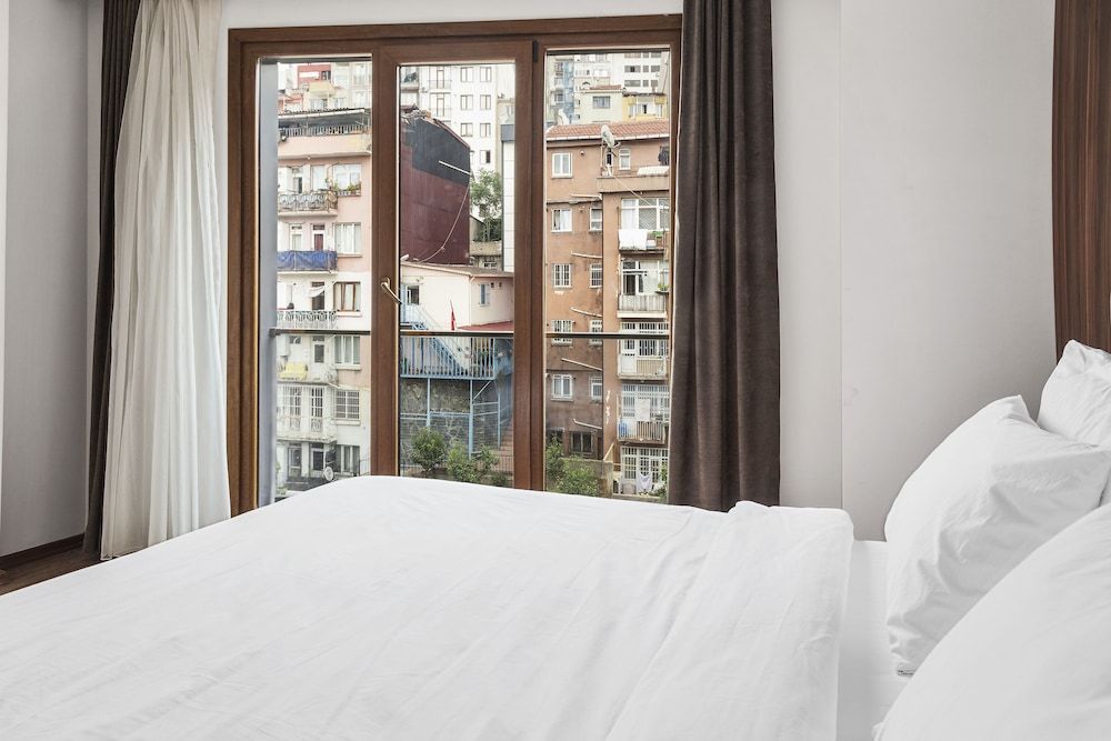 undefined Modern Suites 4