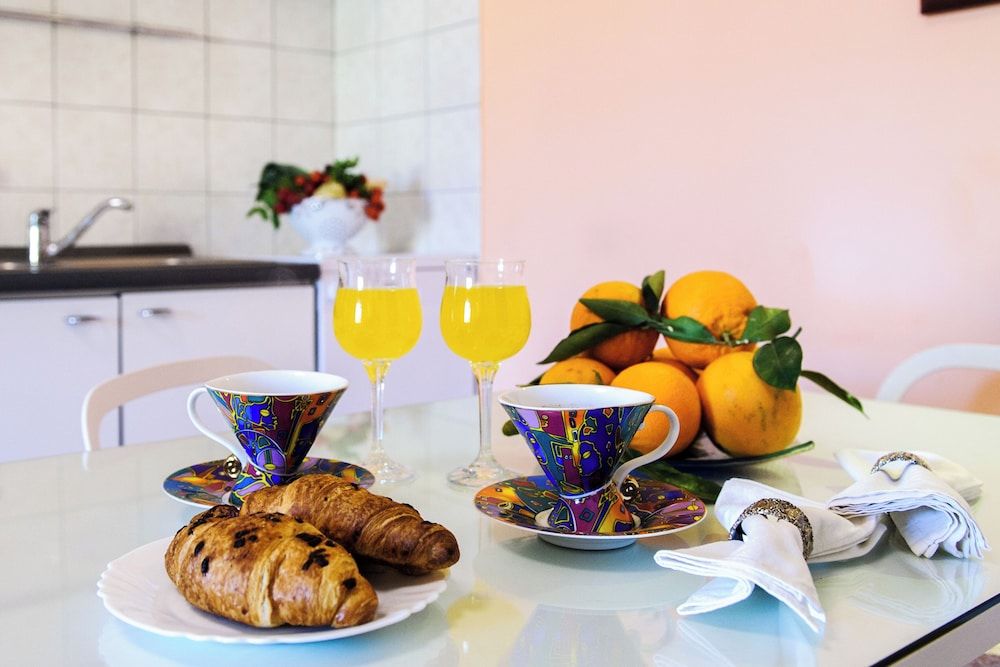 undefined Apartments Marmont 7