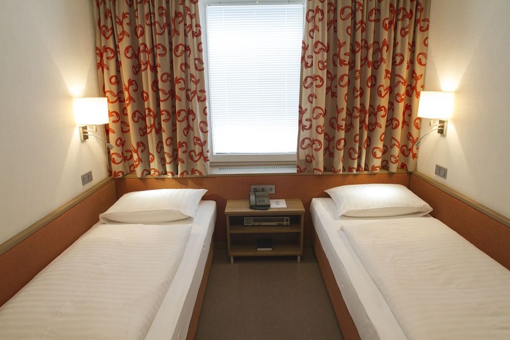 Hotel Hohenstauffen Twin Room