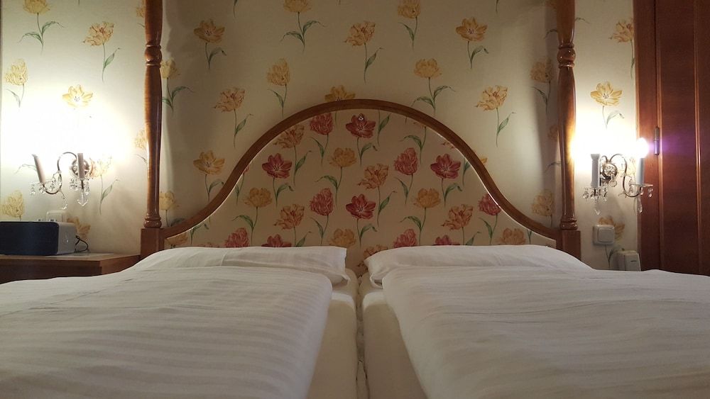 Hotel Hohenstauffen Double Room 6