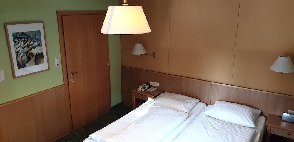 Hotel Hohenstauffen Classic Double Room, Garden View, Annex Building