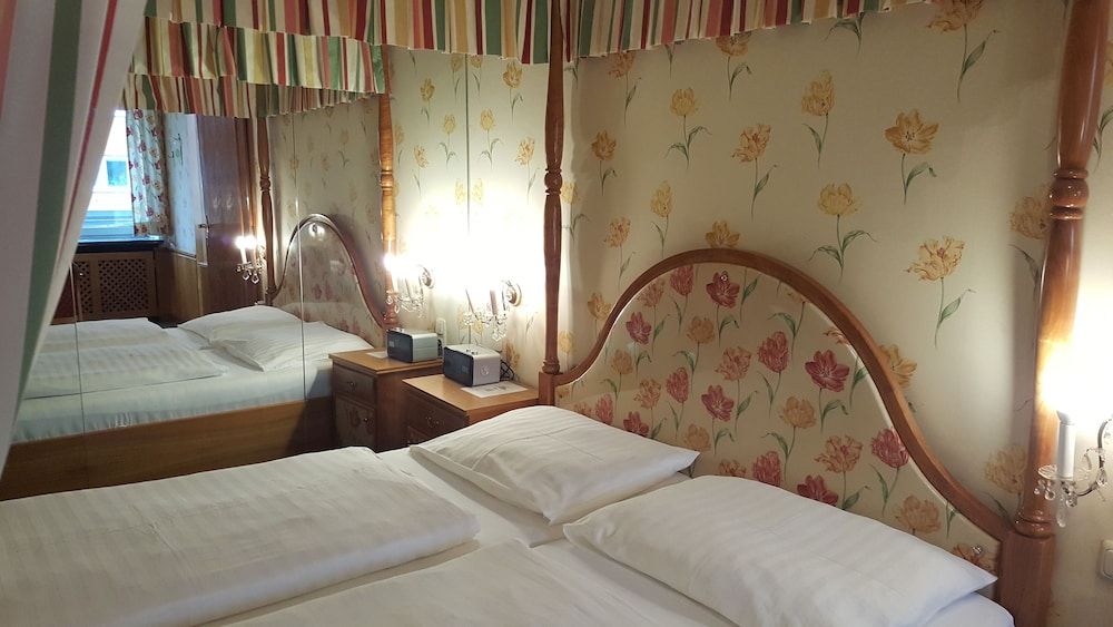 Hotel Hohenstauffen Double Room 4