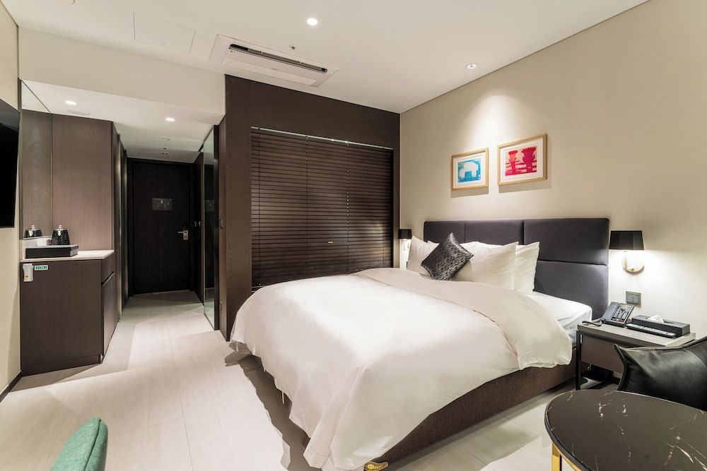 Hotel Soulhada Deluxe Room, Balcony 4