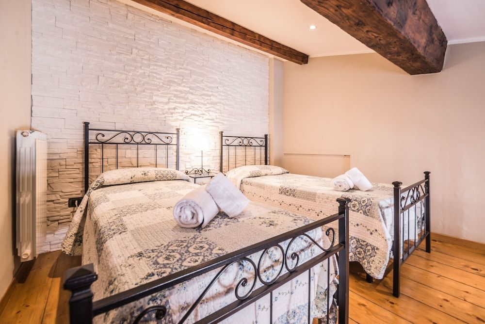 A Few Steps to The Duomo Upscale 2BD Apt Apartment, 2 Bedrooms 3