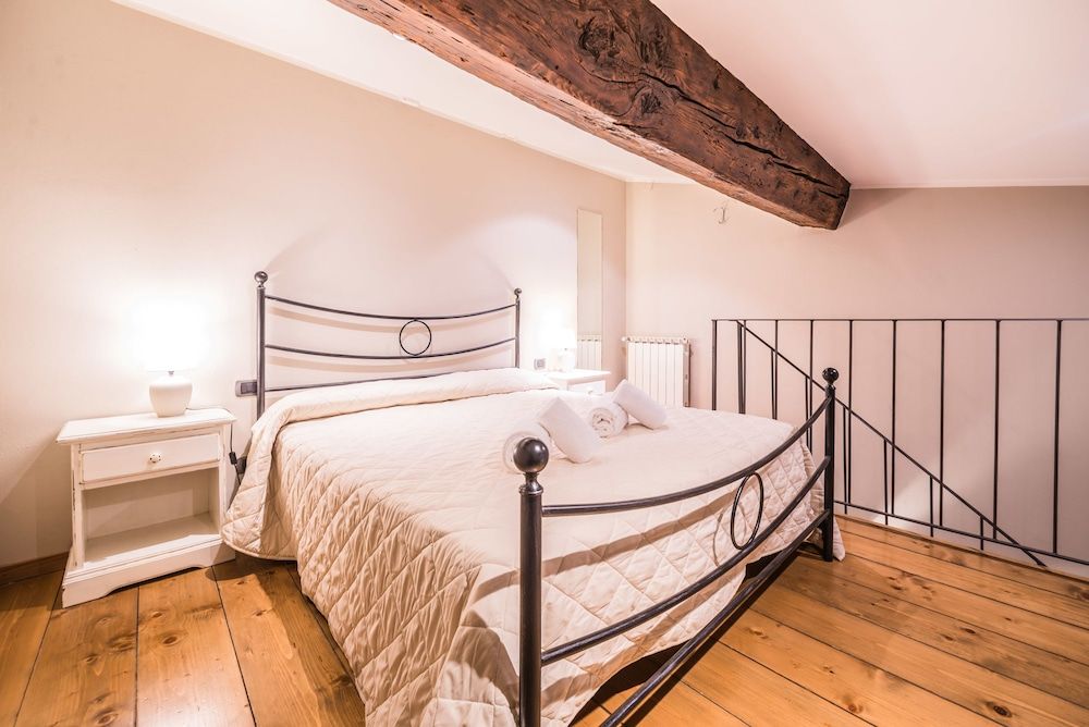 A Few Steps to The Duomo Upscale 2BD Apt Apartment, 2 Bedrooms 7