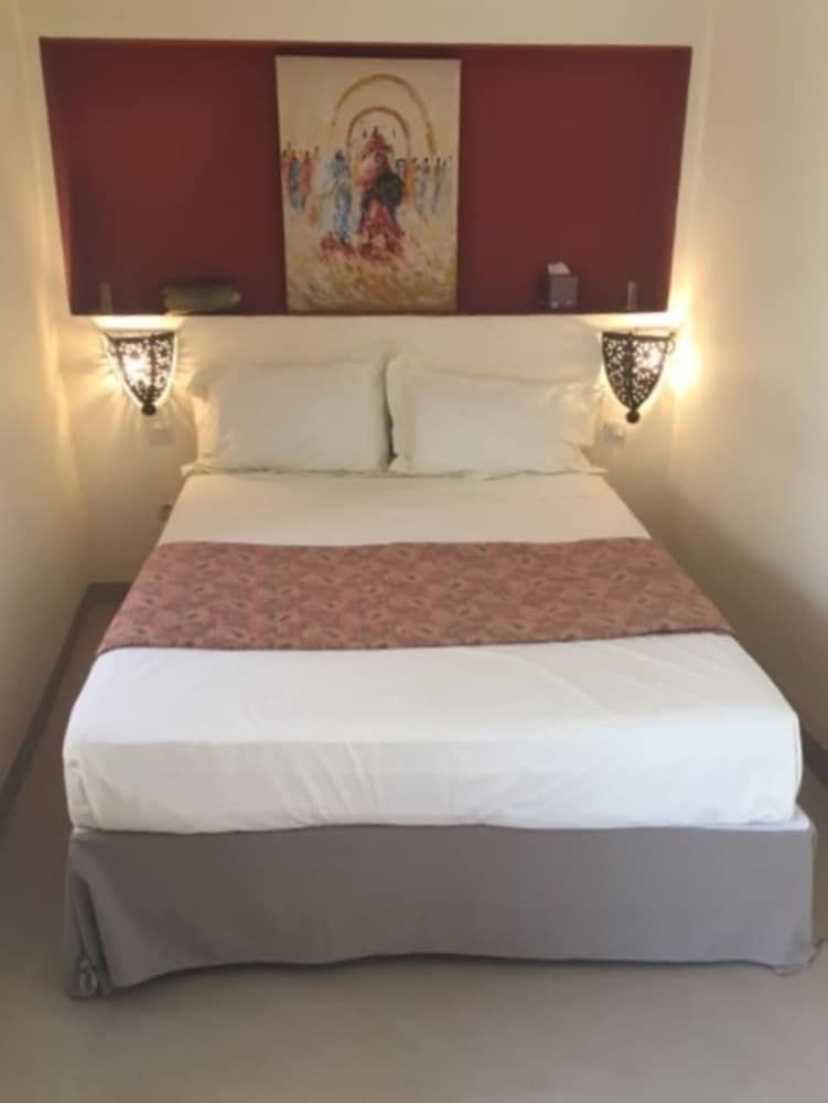 undefined Riad Sasha 8