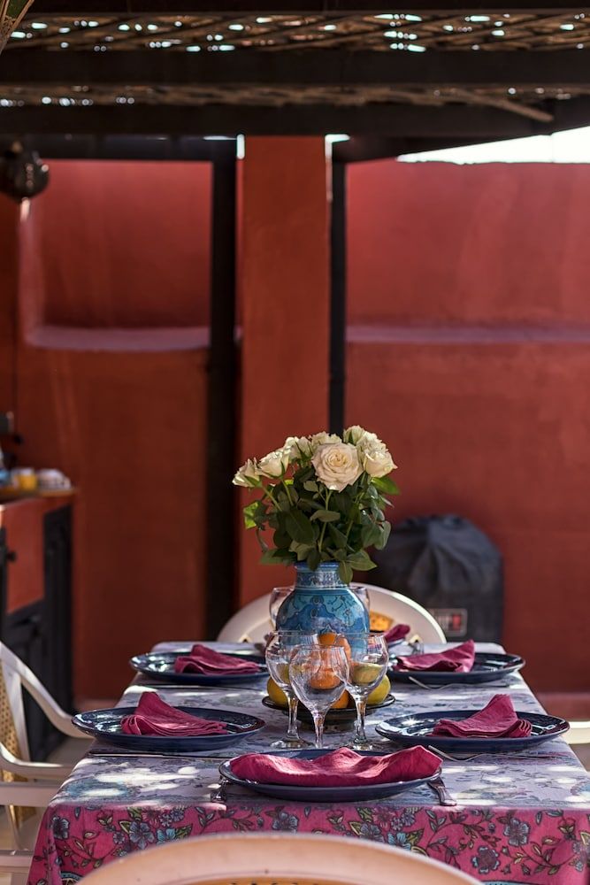 undefined Riad Sasha 3