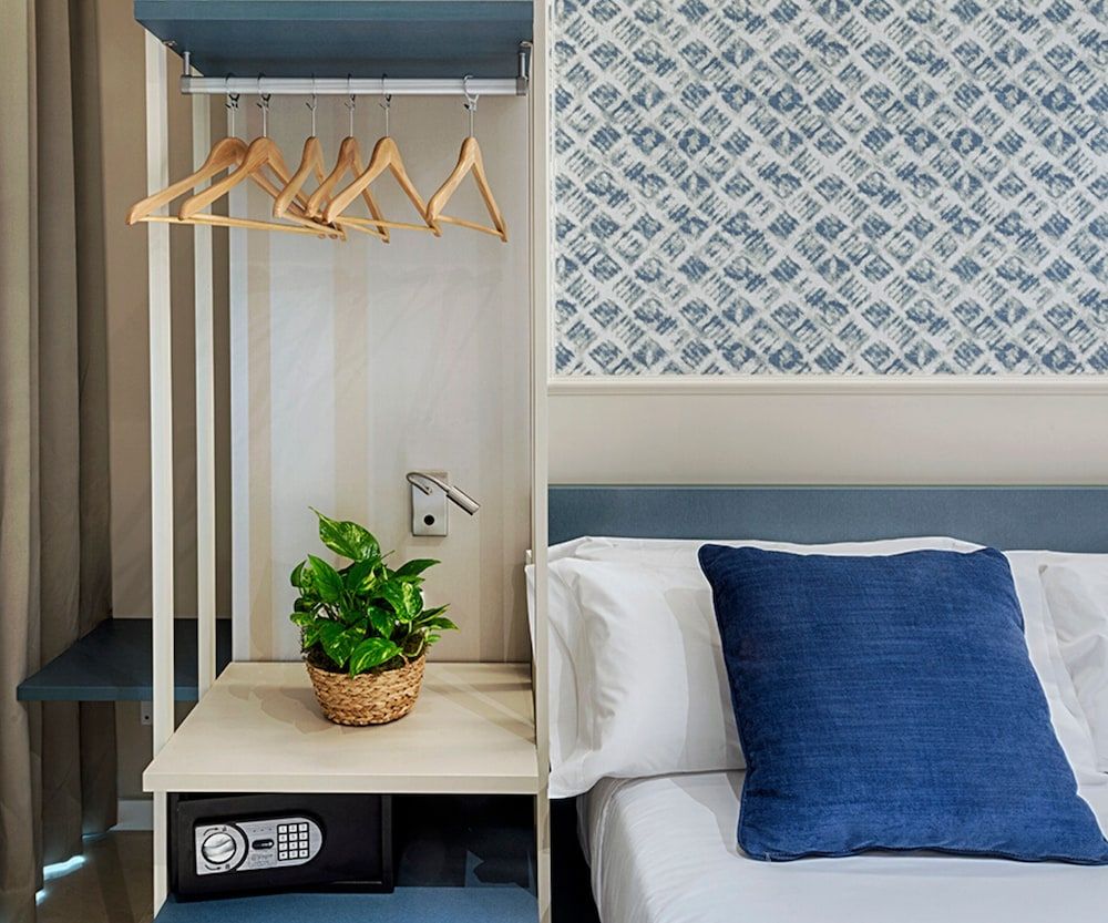 Opera House Valencia B&B Economy Double Room 4