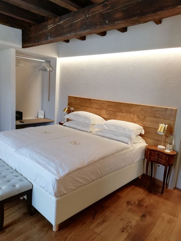 Deluxe Room (Bouganville)