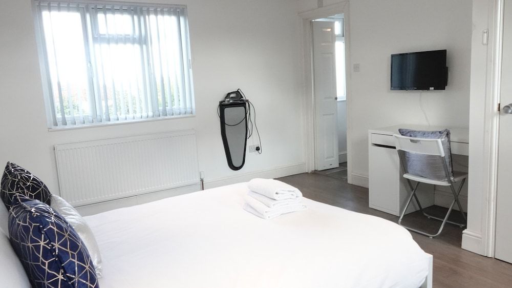 Grand Airport Ensuites Comfort Triple Room 2