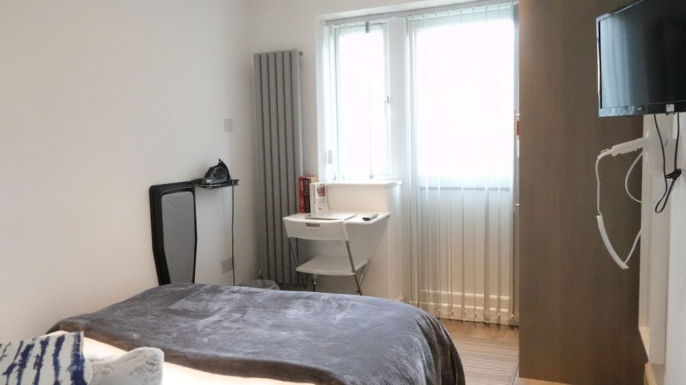 Grand Airport Ensuites Comfort Double Room 2