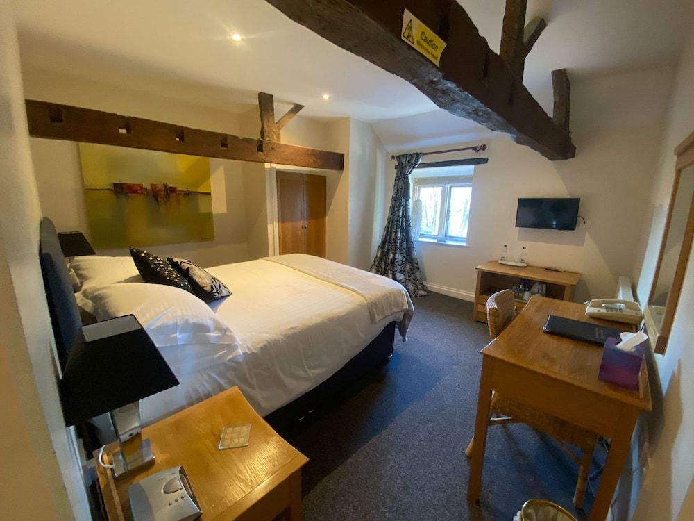 Hornsbury Mill Double Room, Private Bathroom 8