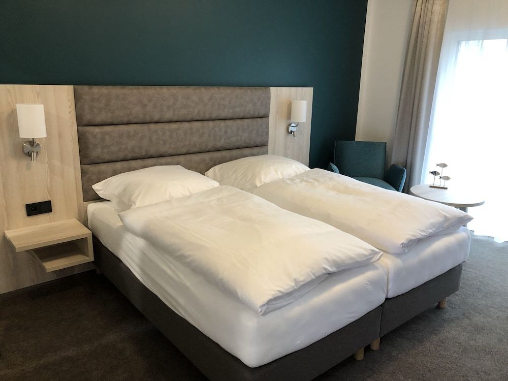 Double Room, Private Bathroom (Leutnant)