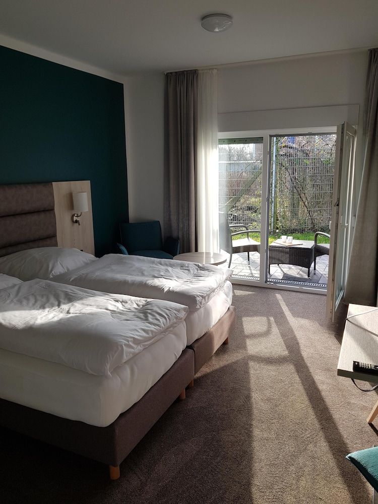 Double Room, Private Bathroom (Leutnant)