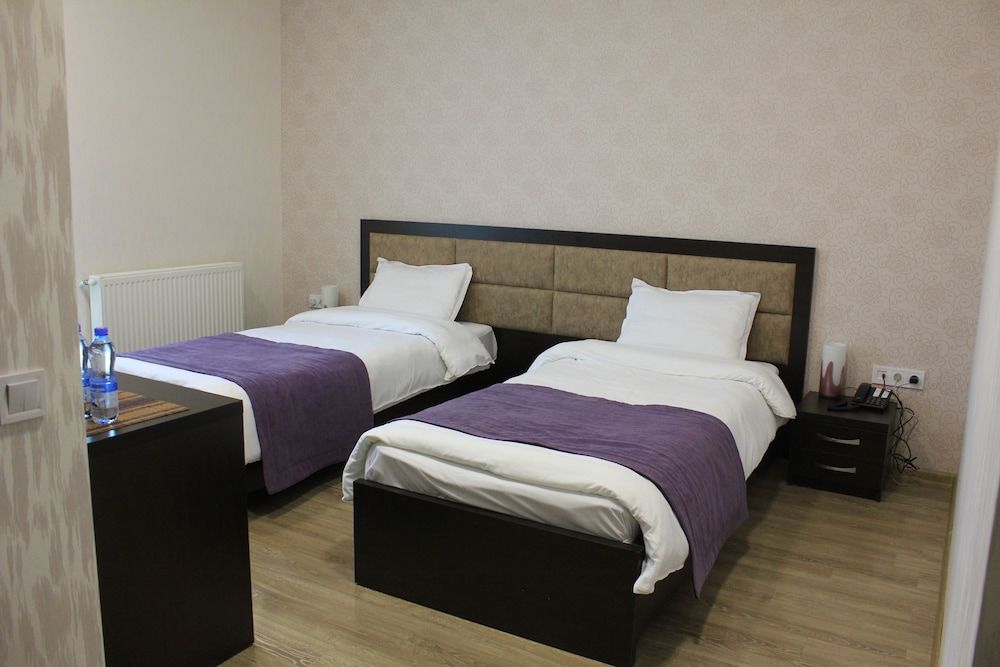 Cherry Garden Standard Twin Room, 2 Twin Beds