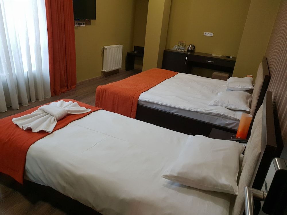 Cherry Garden Standard Triple Room 2