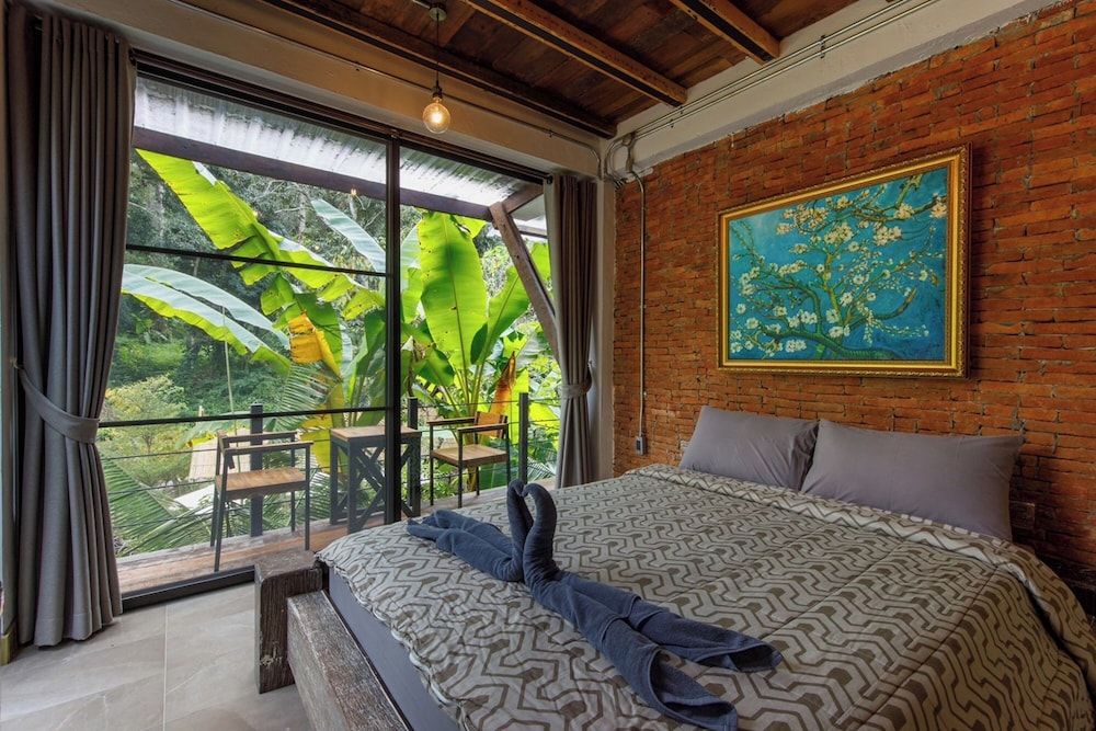 Voraman Hut Standard River View