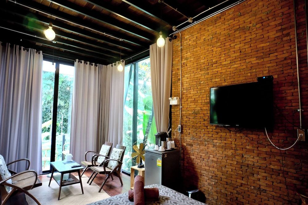 Voraman Hut Villa Suite River View 11