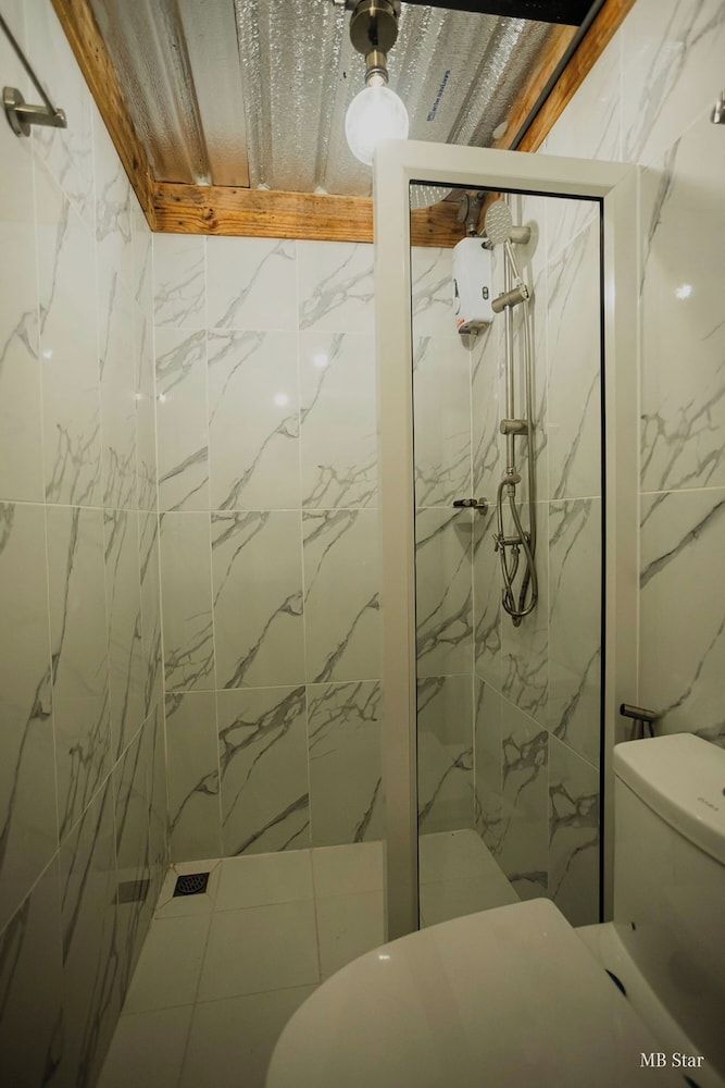 Voraman Hut Standard Villa 11