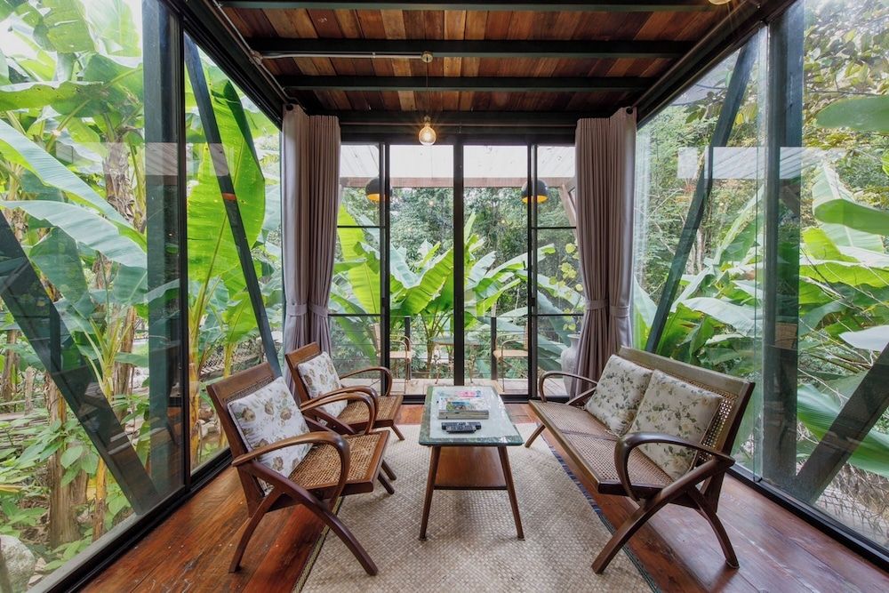 Voraman Hut Villa Suite River View 2