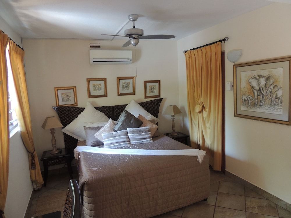 Double Room (E)