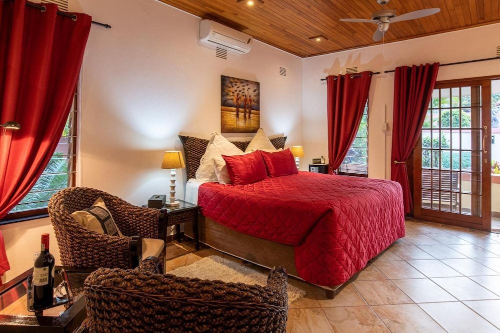 Double Room (H)