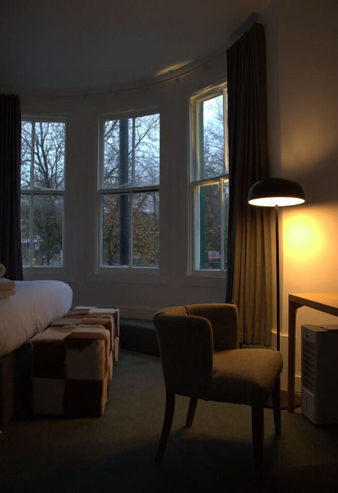 The Wellington Hotel Birmingham - Budget Hotel Near O2 Academy Comfort Suite, Ensuite, City View (Comfort Family Room) 3