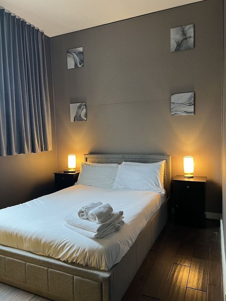 The Wellington Hotel Birmingham - Budget Hotel Near O2 Academy Superior Double Room, Ensuite (Ground Floor)