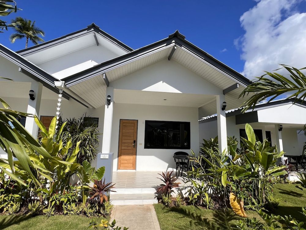 Pearl of Samui Resort Deluxe Double Room, 1 King Bed, Terrace, Pool View 7