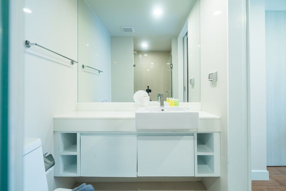 Aristo Surin by Lofty Classic Apartment, 1 Queen Bed, Kitchenette 14