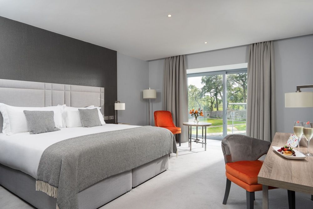 Walled Garden Guestroom