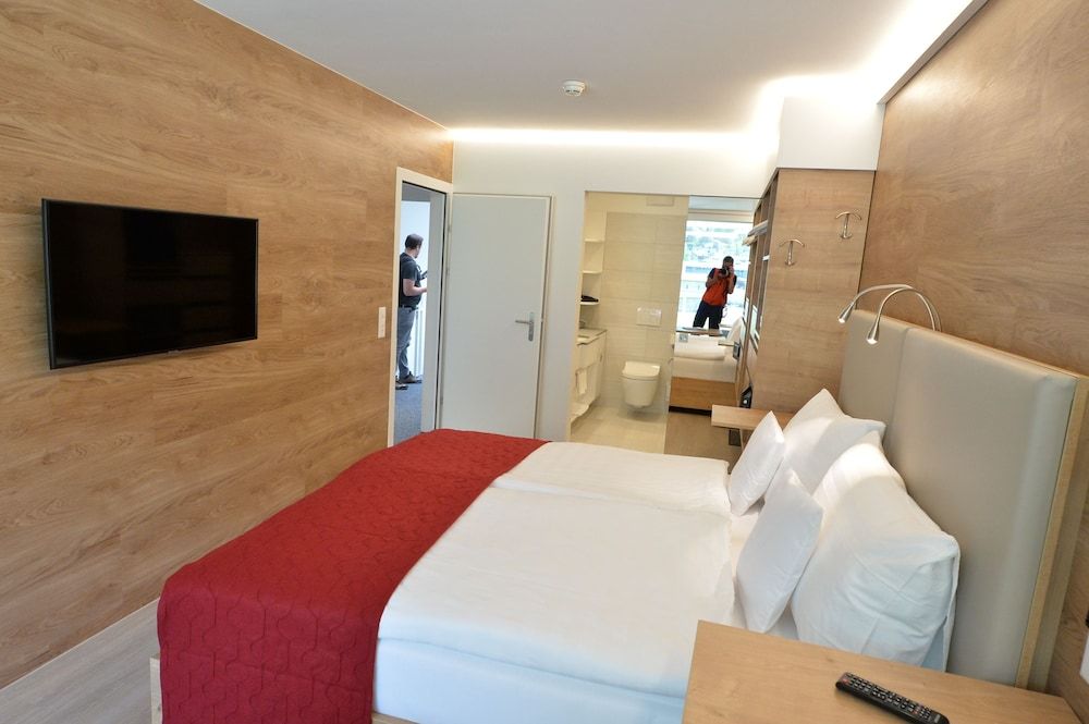 Hotel Sonne St Moritz Superior Double Room, 1 Queen Bed, Lanai, Mountain View 2