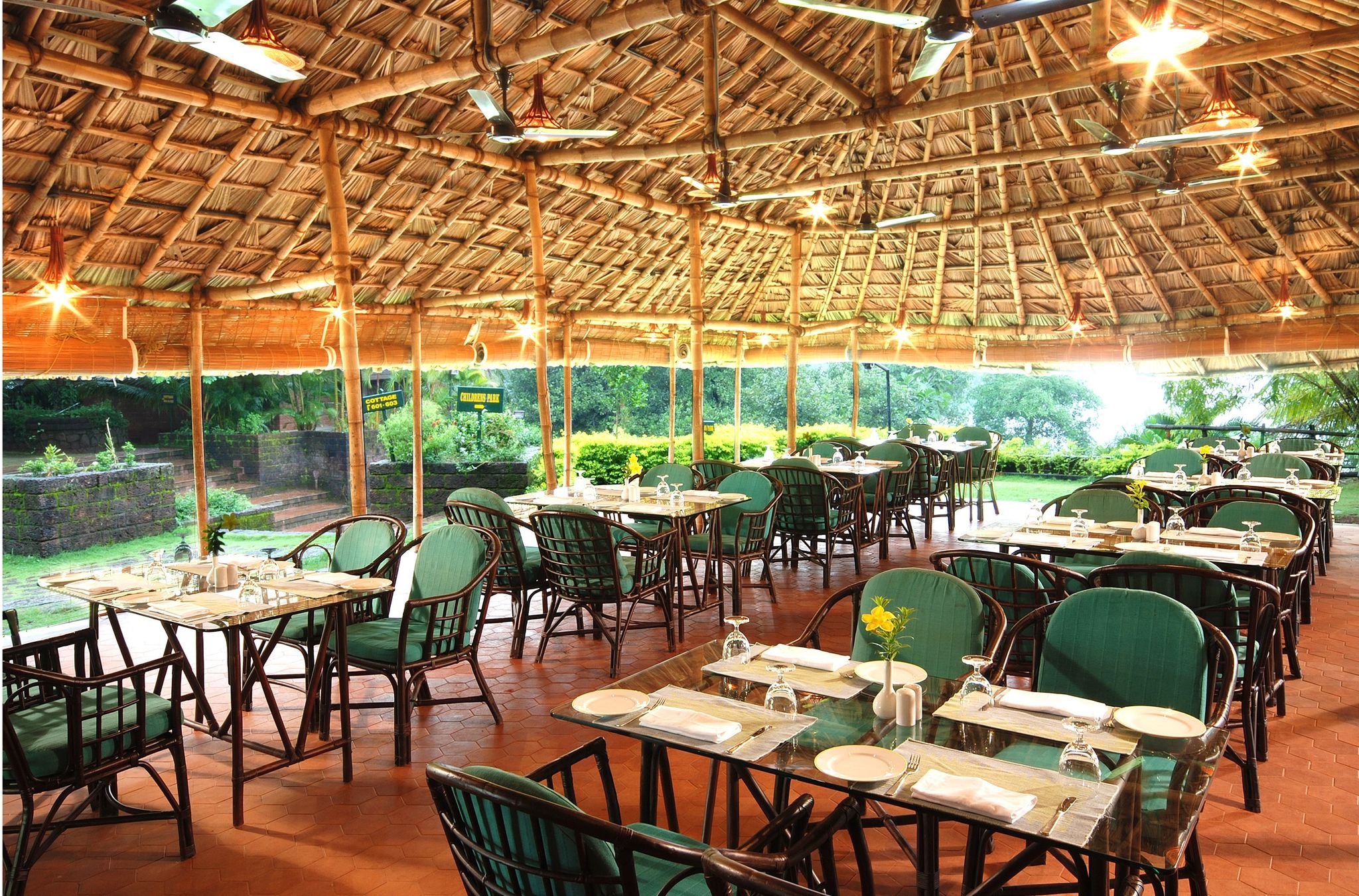 Food & Dining