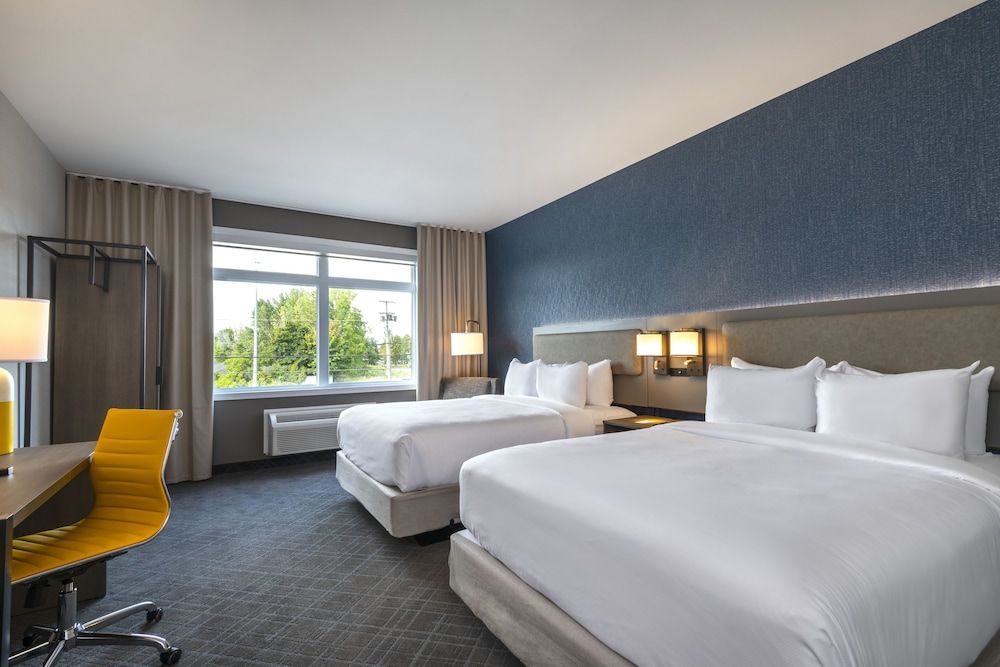 Comfort Inn and Suites Standard Room, 2 Queen Beds, Non Smoking 2