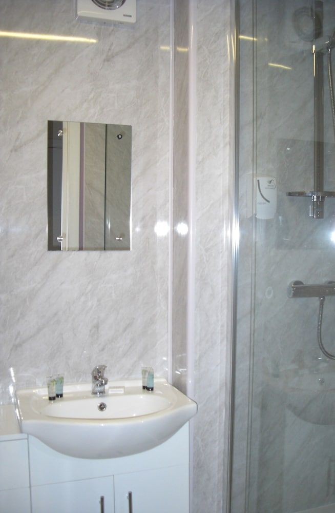 The Breadalbane Arms Hotel (Room Only) Economy Double Room, 1 Double Bed 4