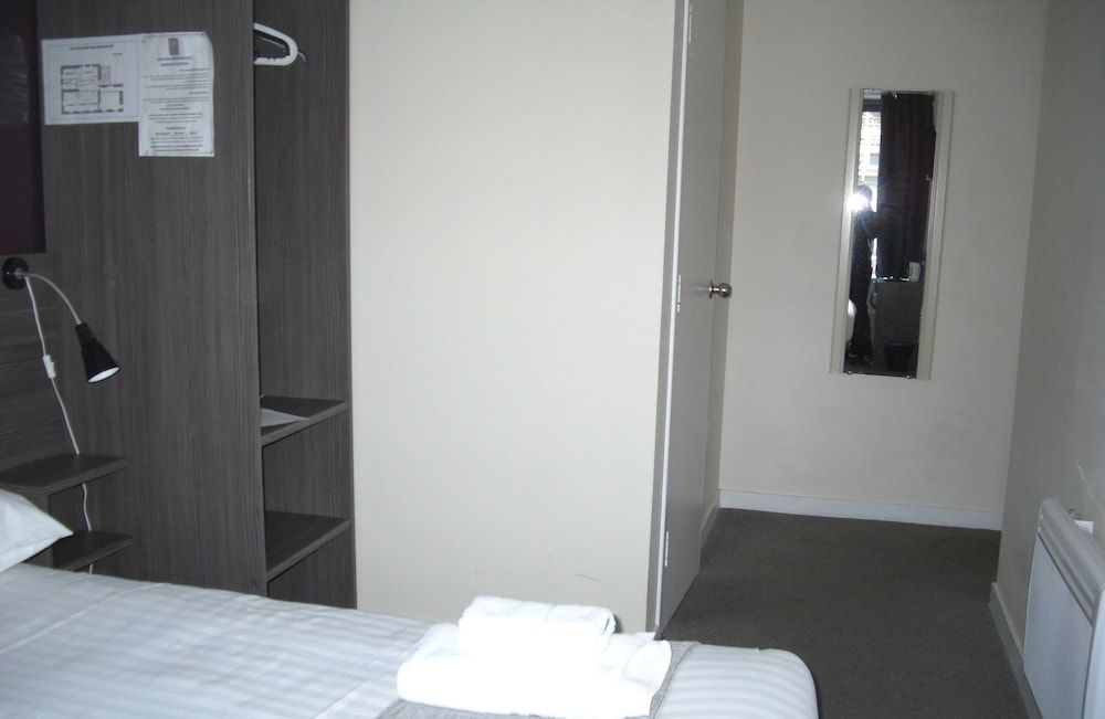 The Breadalbane Arms Hotel (Room Only) Economy Double Room, 1 Double Bed 2