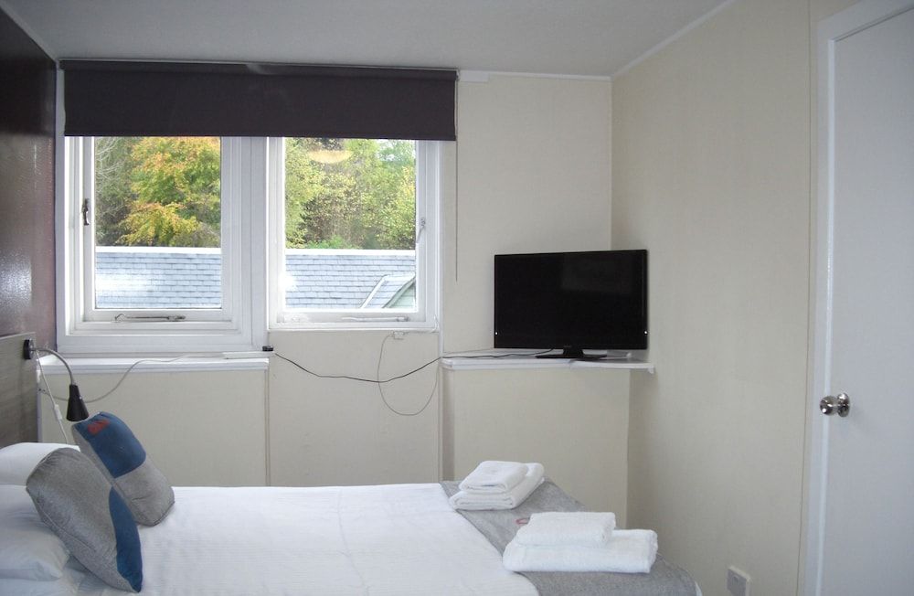 The Breadalbane Arms Hotel (Room Only) Economy Single Room 3