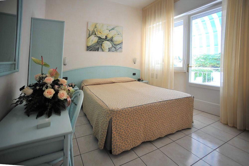 Riviera Blu Double or Twin Room 5